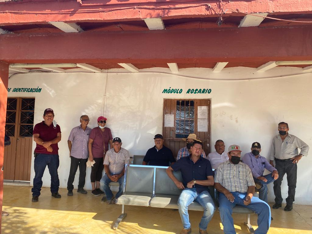 $!Productores de mango del sur de Sinaloa toman instalaciones del Cesavesin; buscan mejorar precios