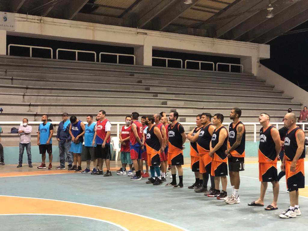 $!Oficialía Mayor se queda con el sitio de honor en Intramuros de baloncesto STASAM, en Mazatlán