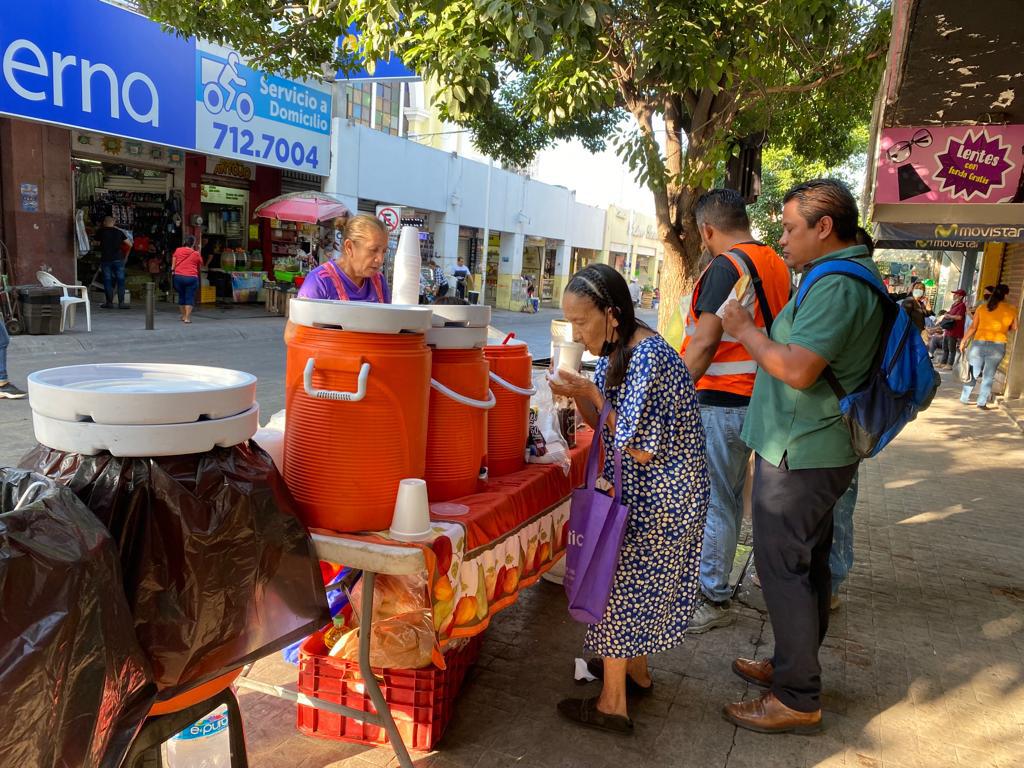 $!En Culiacán vuelve la venta de atole y gorditas