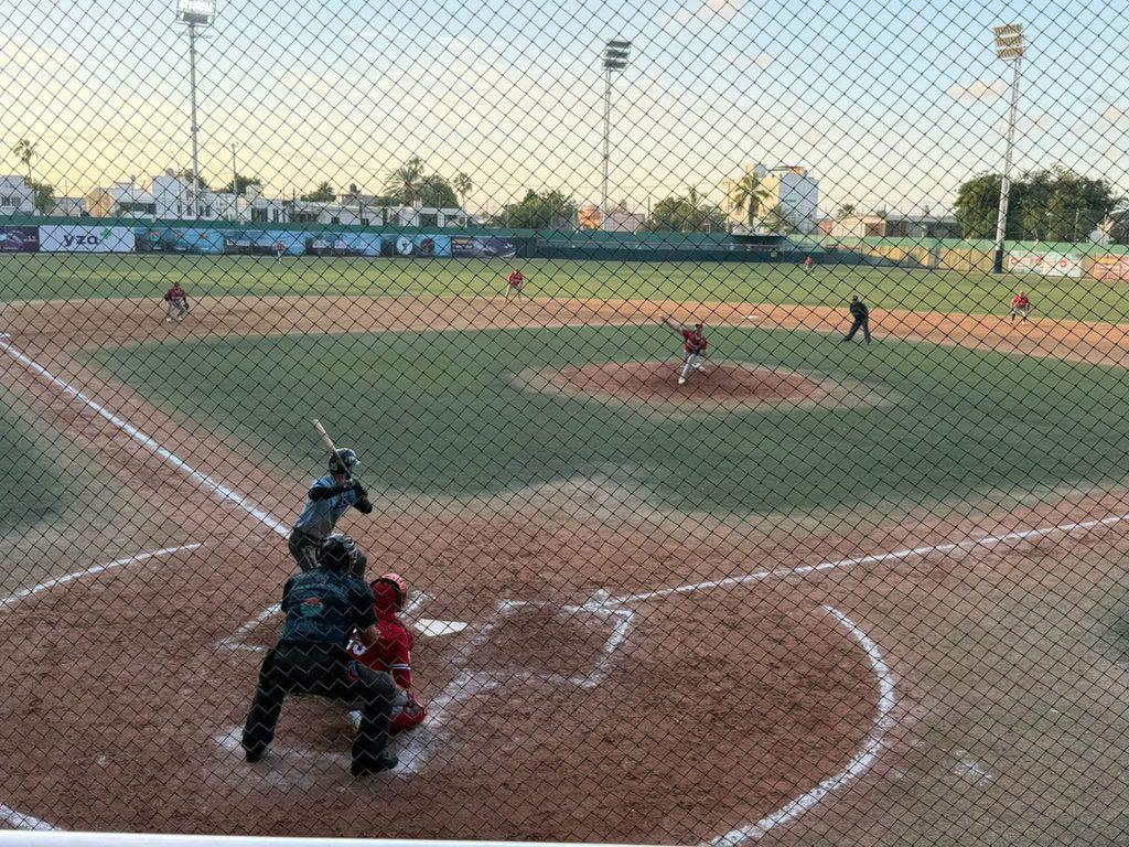 $!Venados de Mazatlán se impone a Algodoneros de Guasave en el arranque de la Baja Series