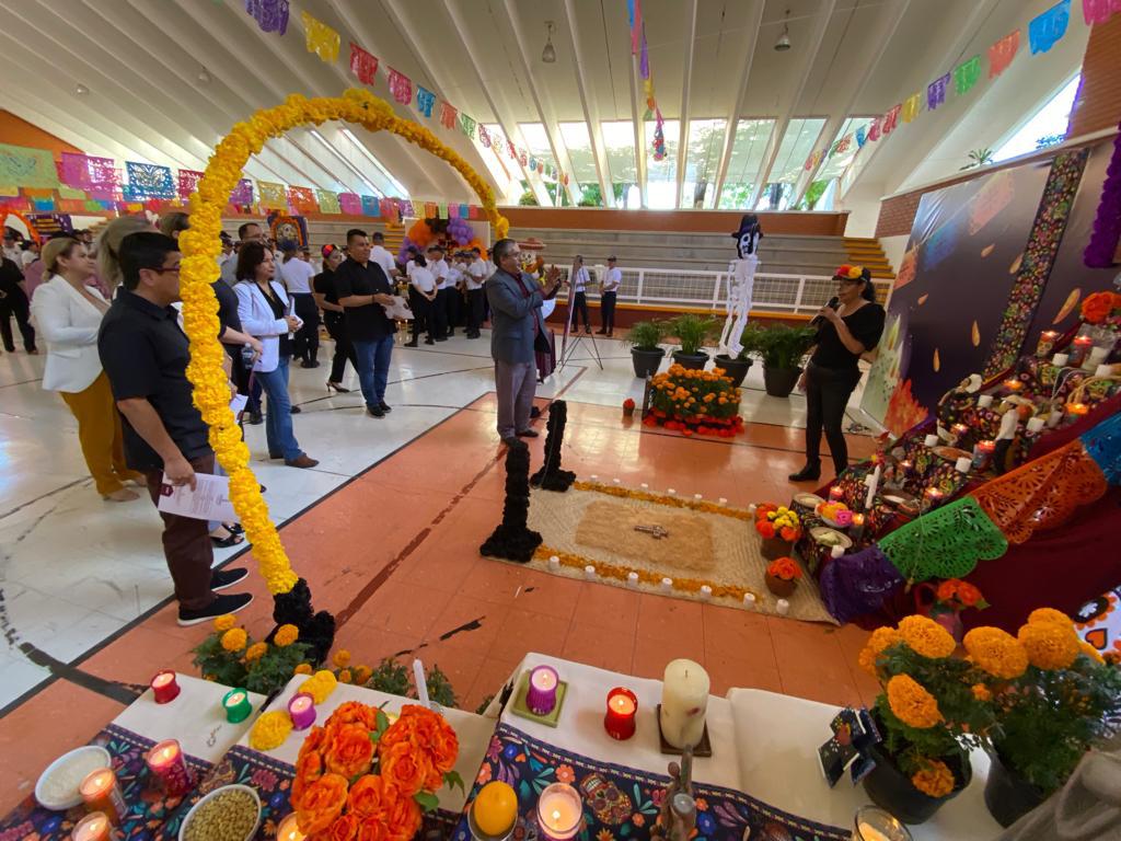 $!Conmemora Unipol a compañeros caídos en Concurso de Altares de Día de Muertos