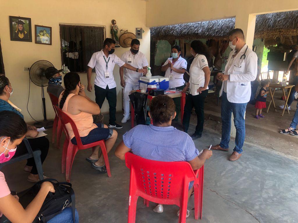 $!Brigadas de vacunación contra el Covid-19 llegan hasta la sierra de Sinaloa