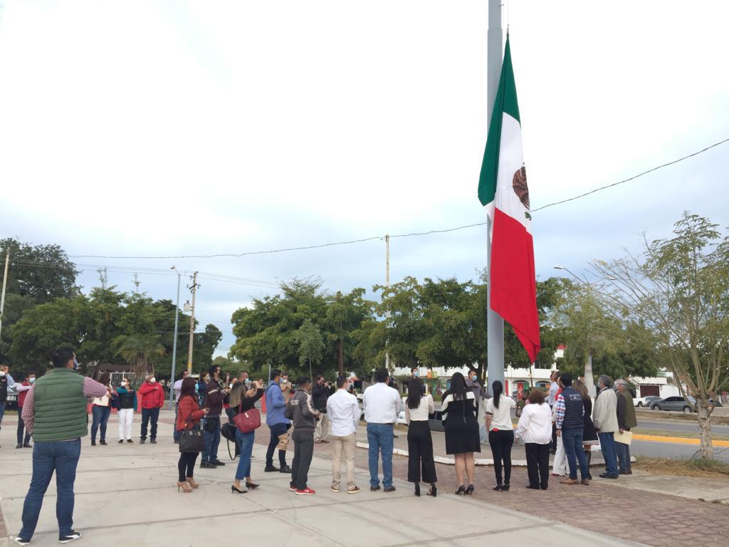 $!Militantes de Guasave festejan en la incertidumbre los 92 años del PRI