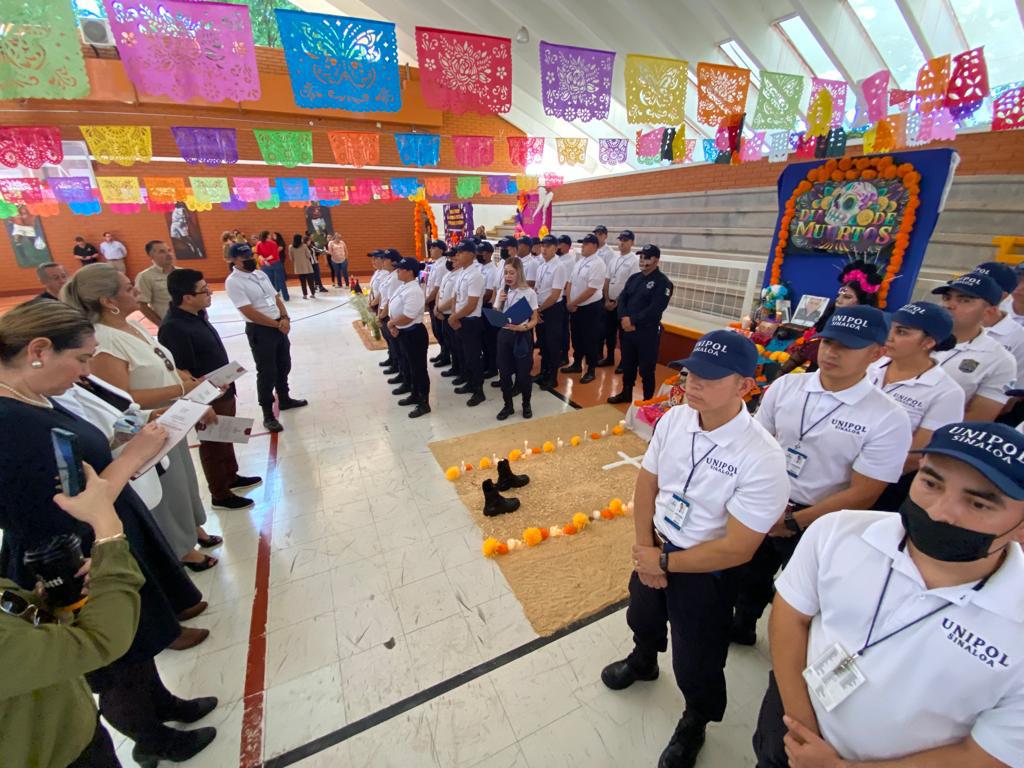 $!Conmemora Unipol a compañeros caídos en Concurso de Altares de Día de Muertos
