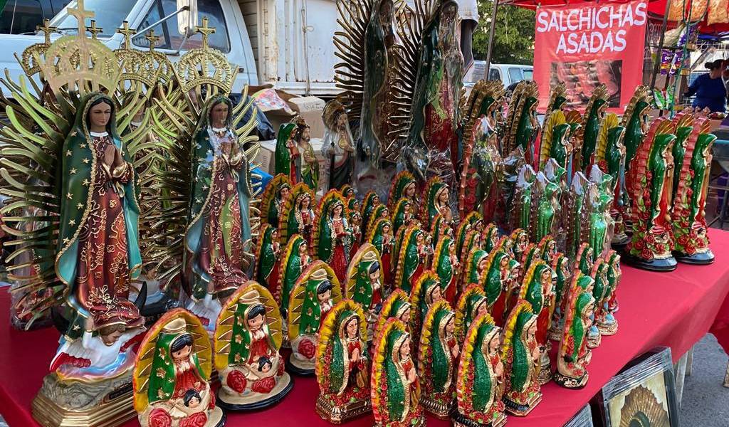 Se instala comercio local en las escalinatas de La Lomita