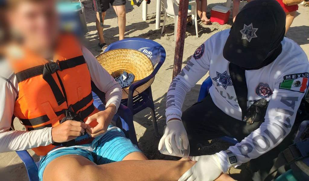 Reportan más de 20 rescates en playas de Mazatlán en Días Santos