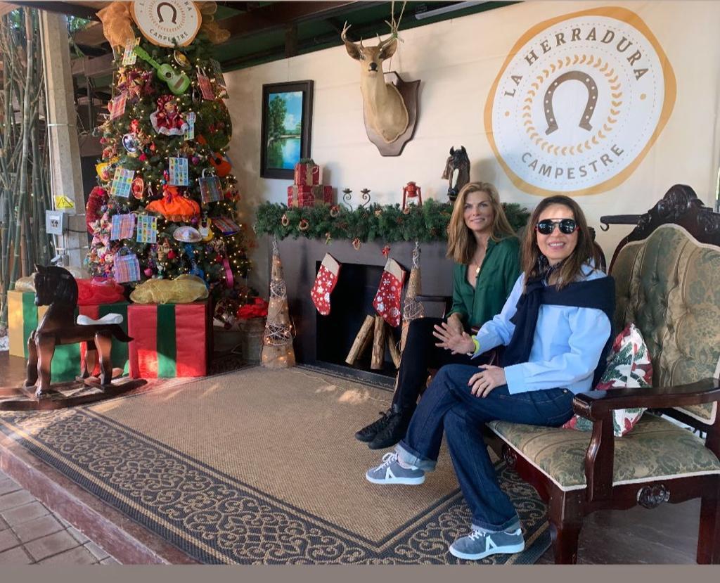 $!Las también actrices visitan el restaurante La Herradura, ubicado en la colonia El Barrio, de Culiacán.