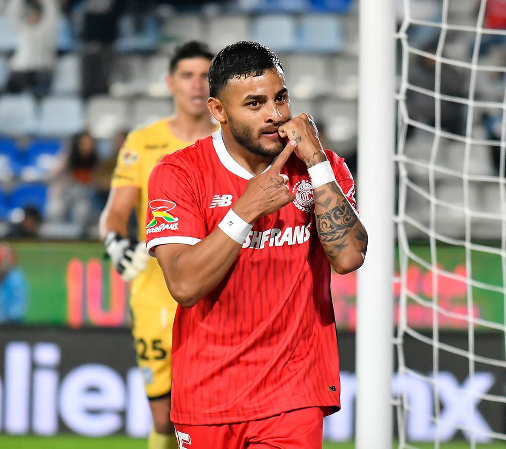 $!Santiago Baños desmiente rumores sobre Alexis Vega y detalla planes de fichajes del América