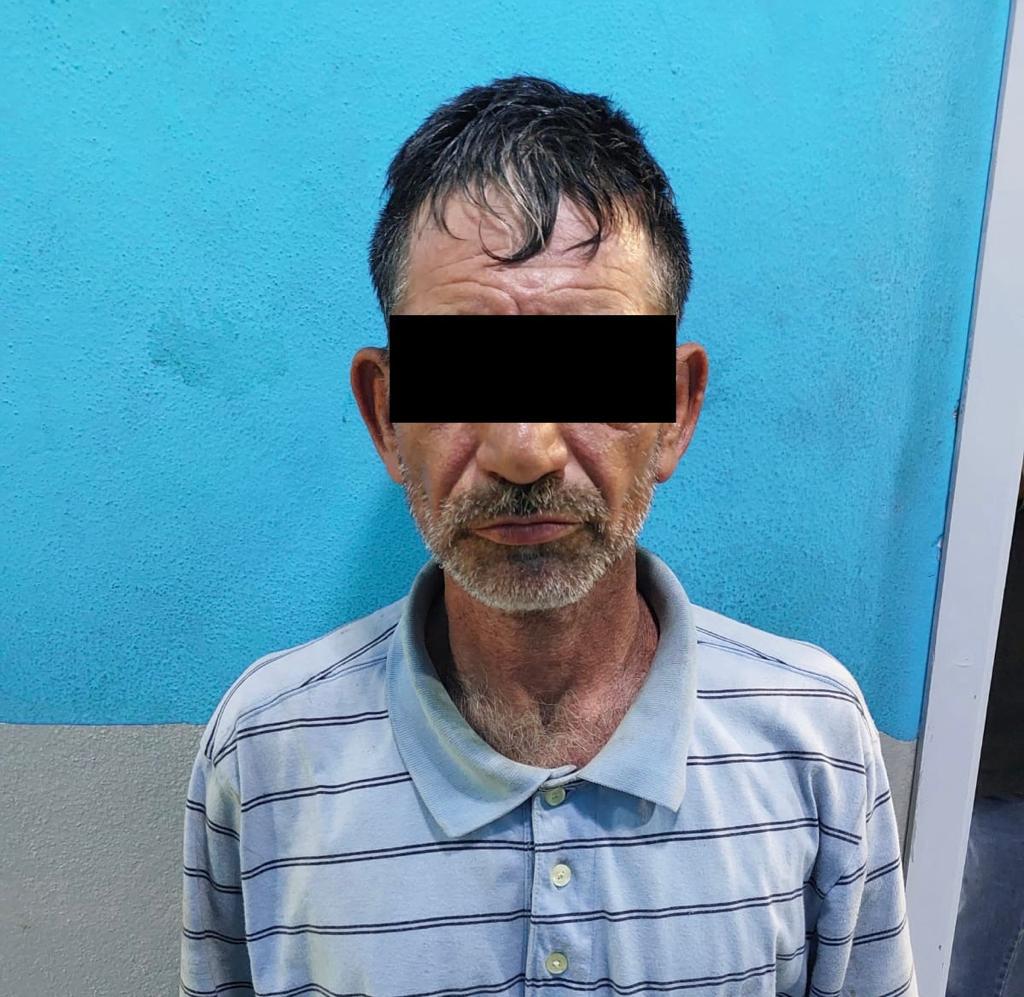 $!Policías de Mazatlán arrestan a hombre acusado de robo en casa habitación