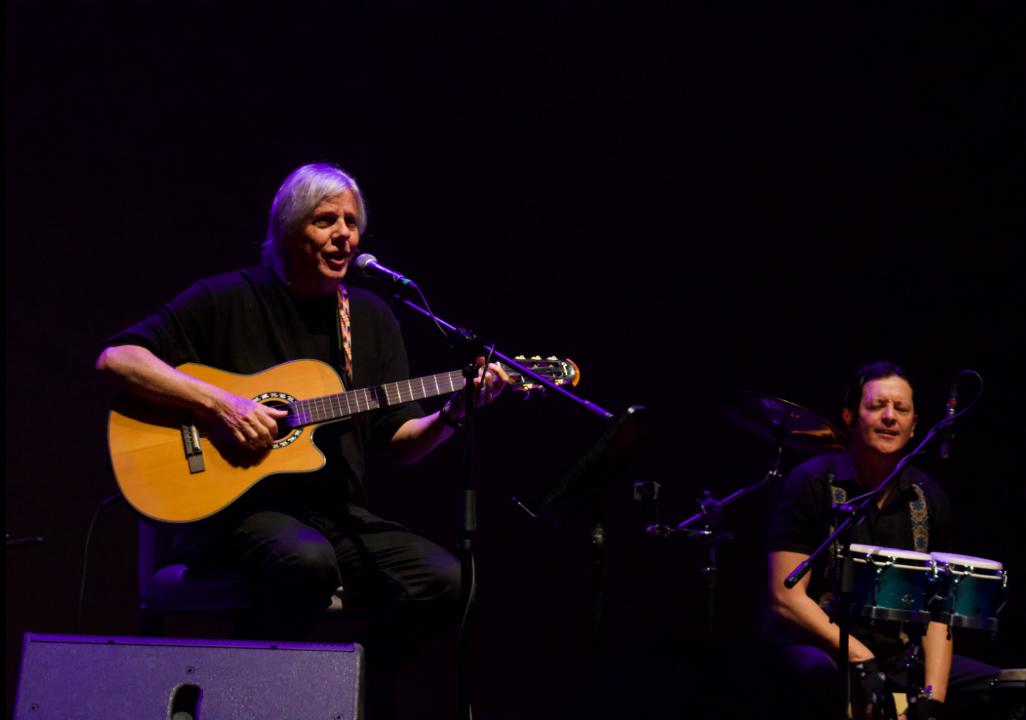 $!El humorista cubano invitó a su espectáculo al sinaloense Dani Borrego.