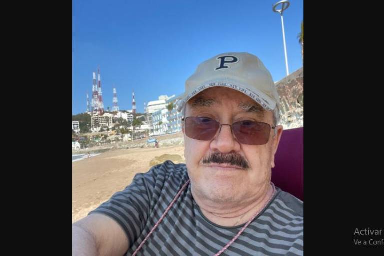 Se pasea Pedro Sola por Mazatlán