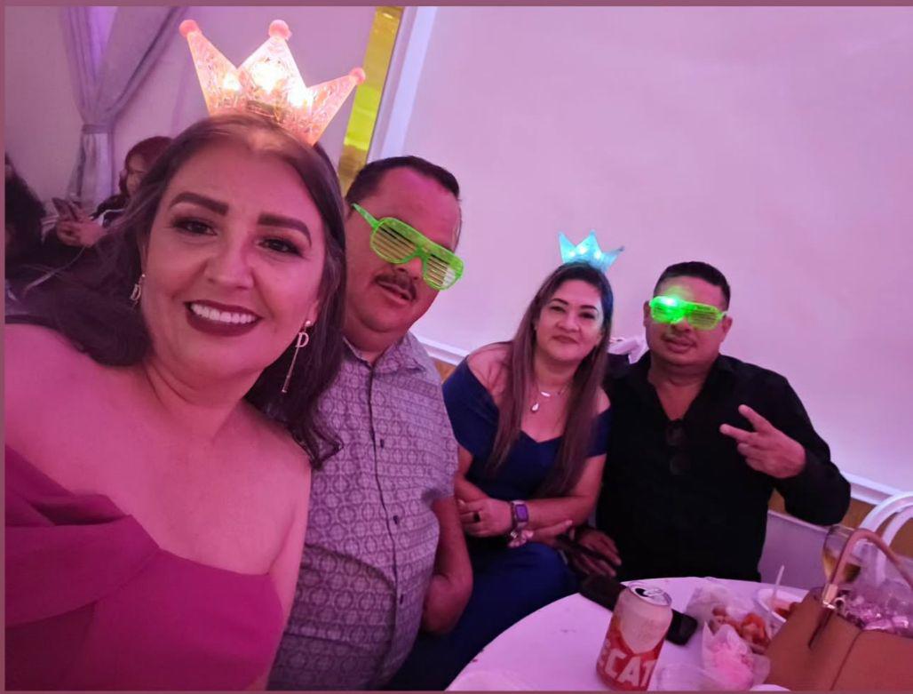 $!Verónica Zabala, Ricardo Sandoval, Angélica Sandoval y Rafael Cervantes viajaron de Sinaloa de Leyva para acompañar a la festejada.