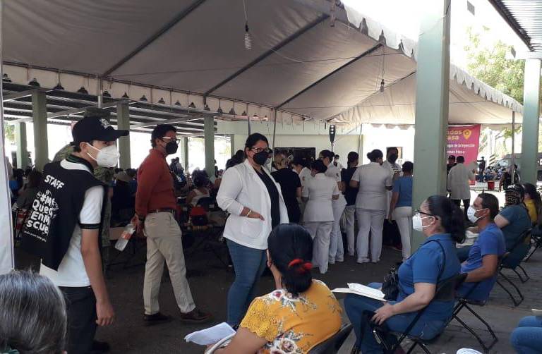 Ya están vacunados 7 de cada 10 trabajadores del sector educativo en Sinaloa: Mejía López