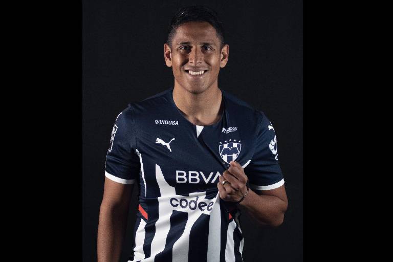 Rayados hace oficial la llegada del sinaloense Luis Romo