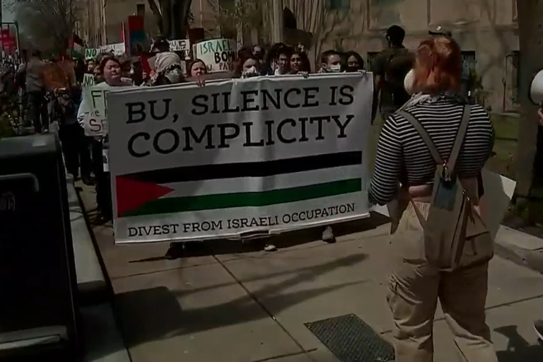 Detienen a 100 manifestantes propalestinos en la Universidad de Boston