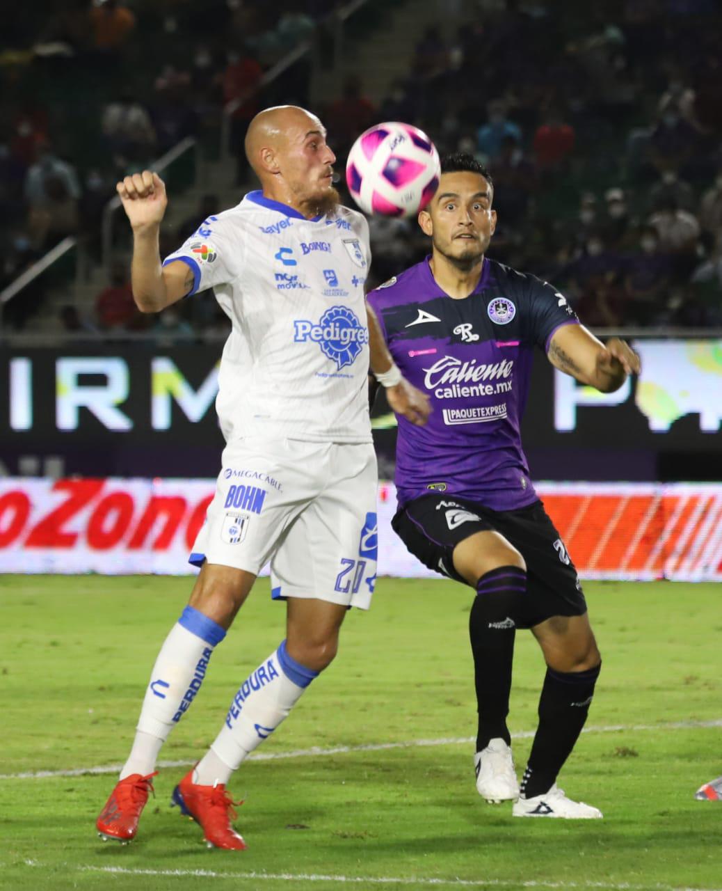 $!Mazatlán FC remonta ante Gallos Blancos y se mantiene en zona de reclasificación