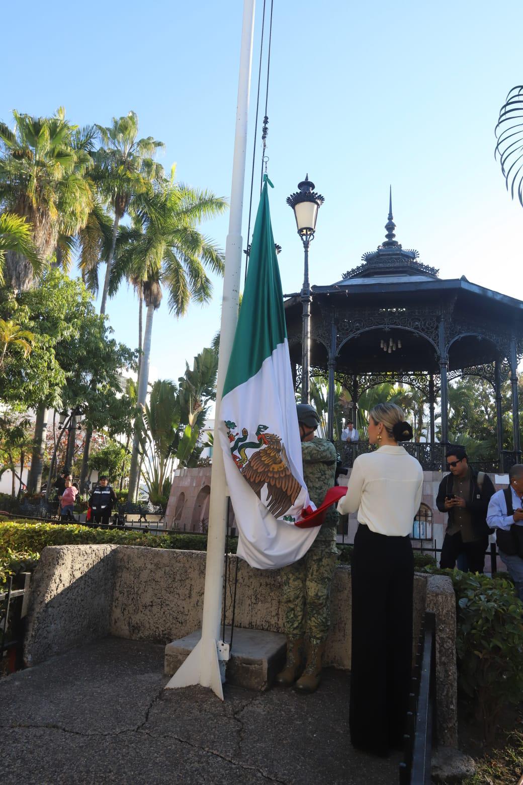 $!Conmemoran en Mazatlán el 108 aniversario de la Constitución de 1917