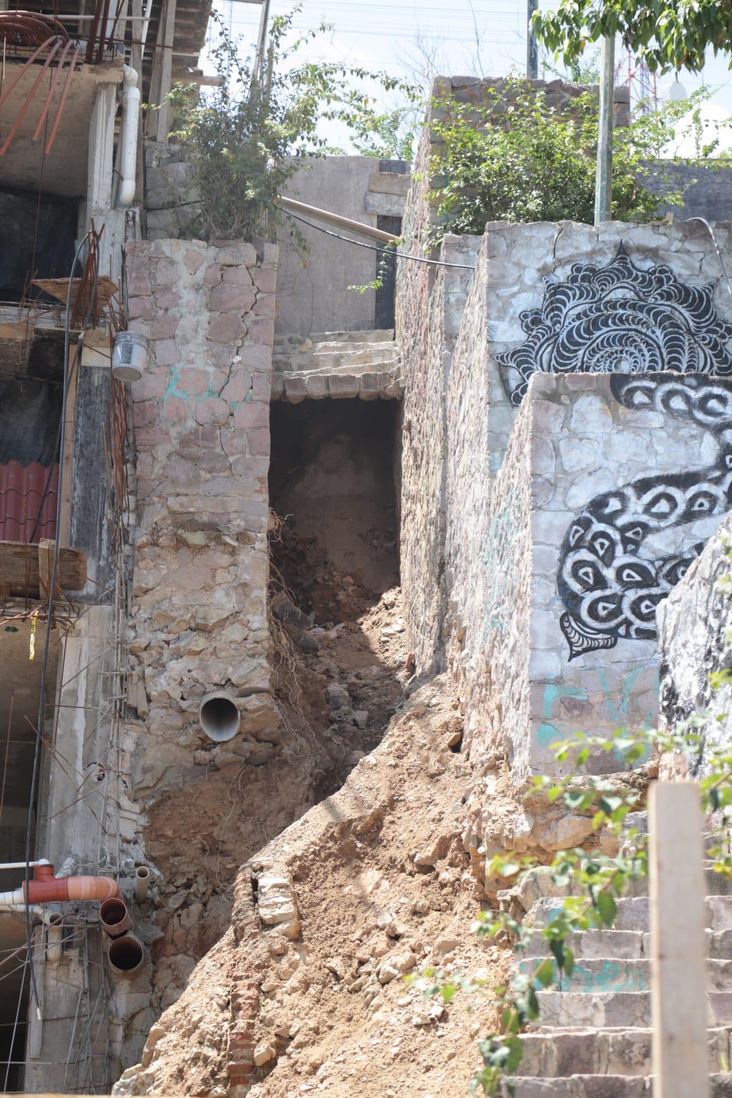 $!Sigue sin rehabilitarse escalera del ‘Mirador del alba’ en el Cerro de la Nevería