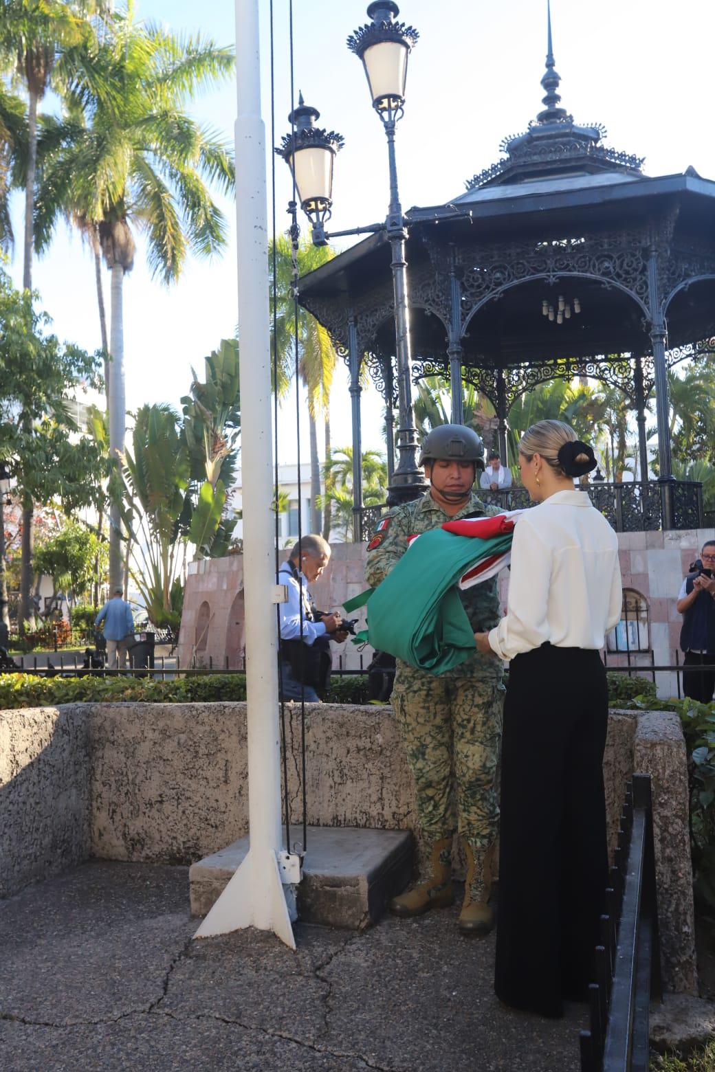 $!Conmemoran en Mazatlán el 108 aniversario de la Constitución de 1917
