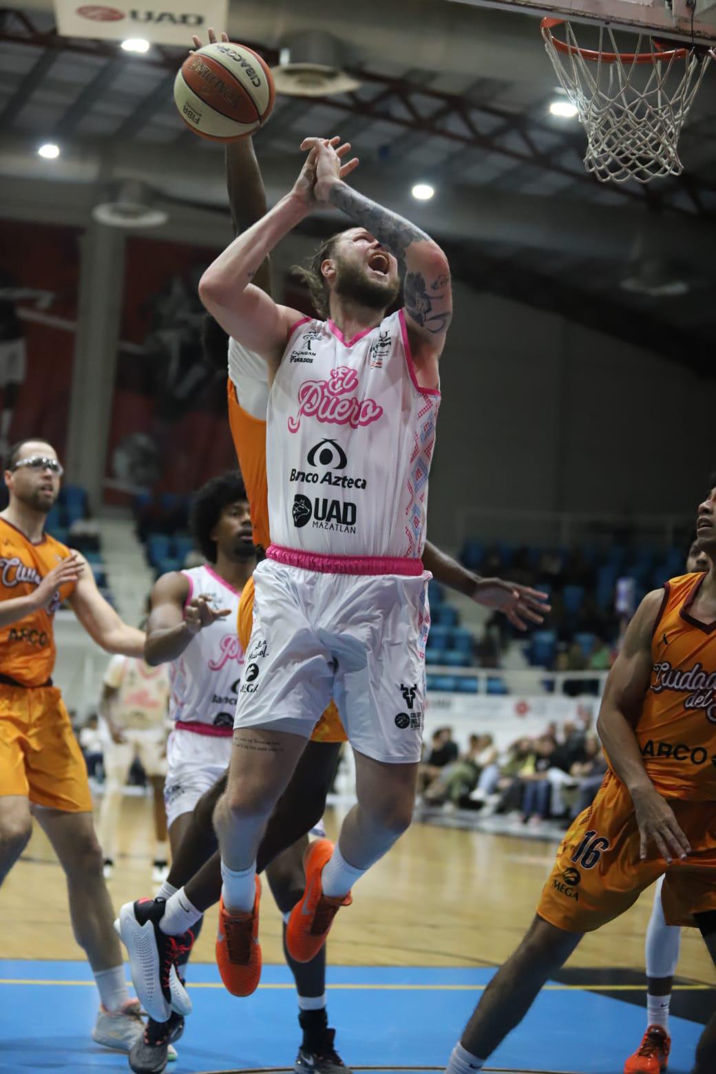 $!Venados Basketball liga triunfos en inicio de serie en el puerto