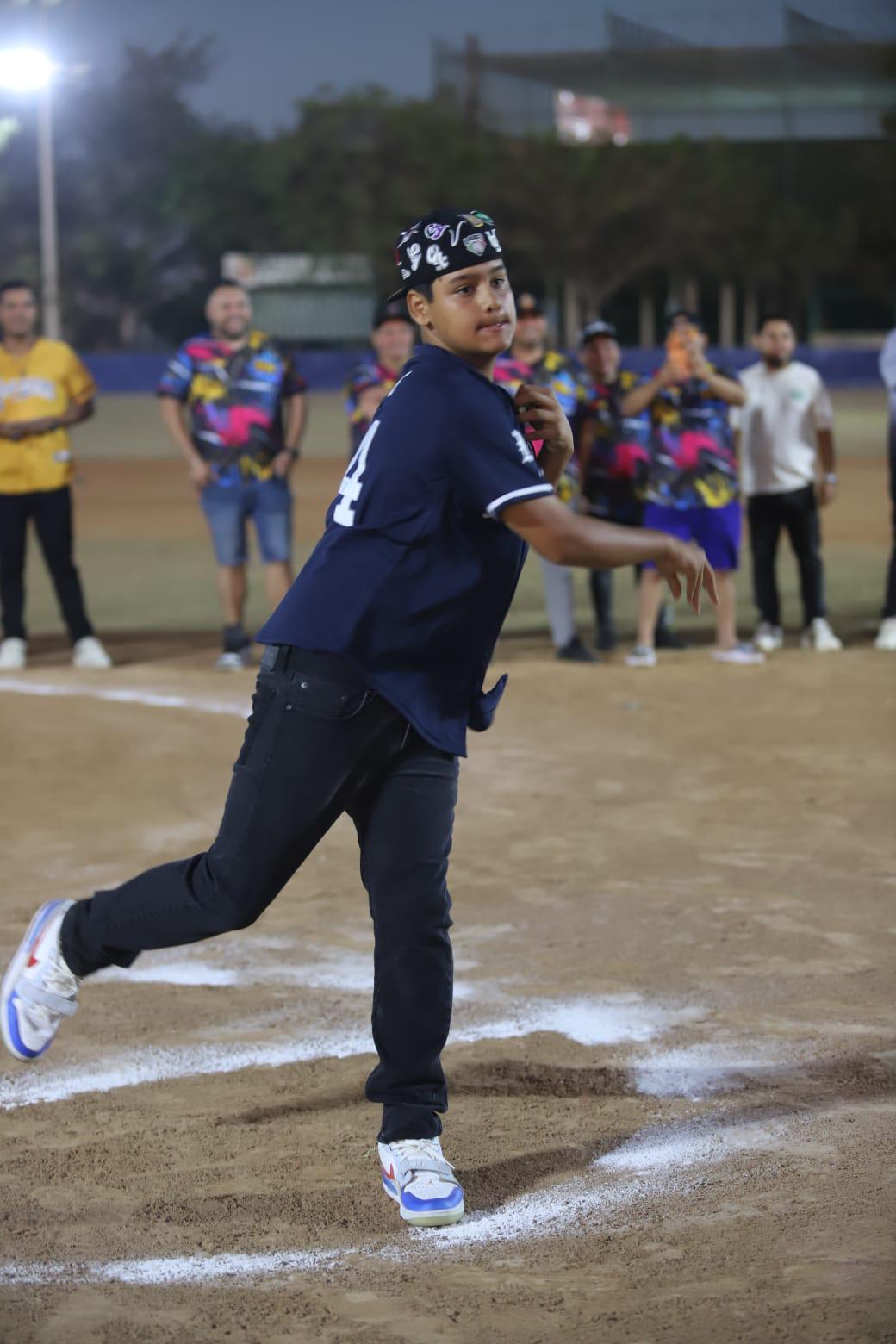 $!¡Play ball! Músicos celebran la inauguración de la Liga de Beisbol de Bandas Sinaloenses