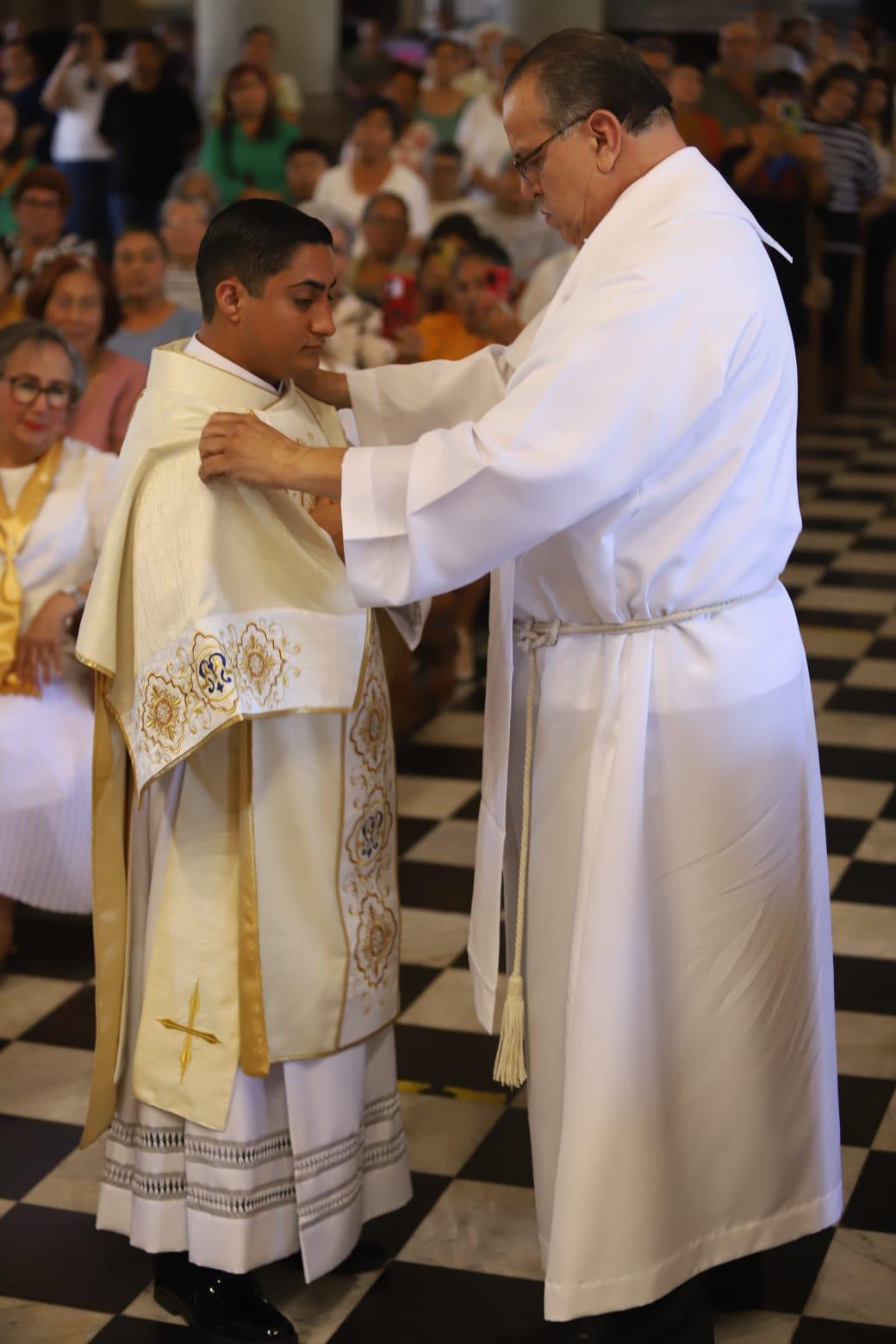 $!Da la bienvenida la Diócesis de Mazatlán a Luis Gonzalo Viera como nuevo diácono