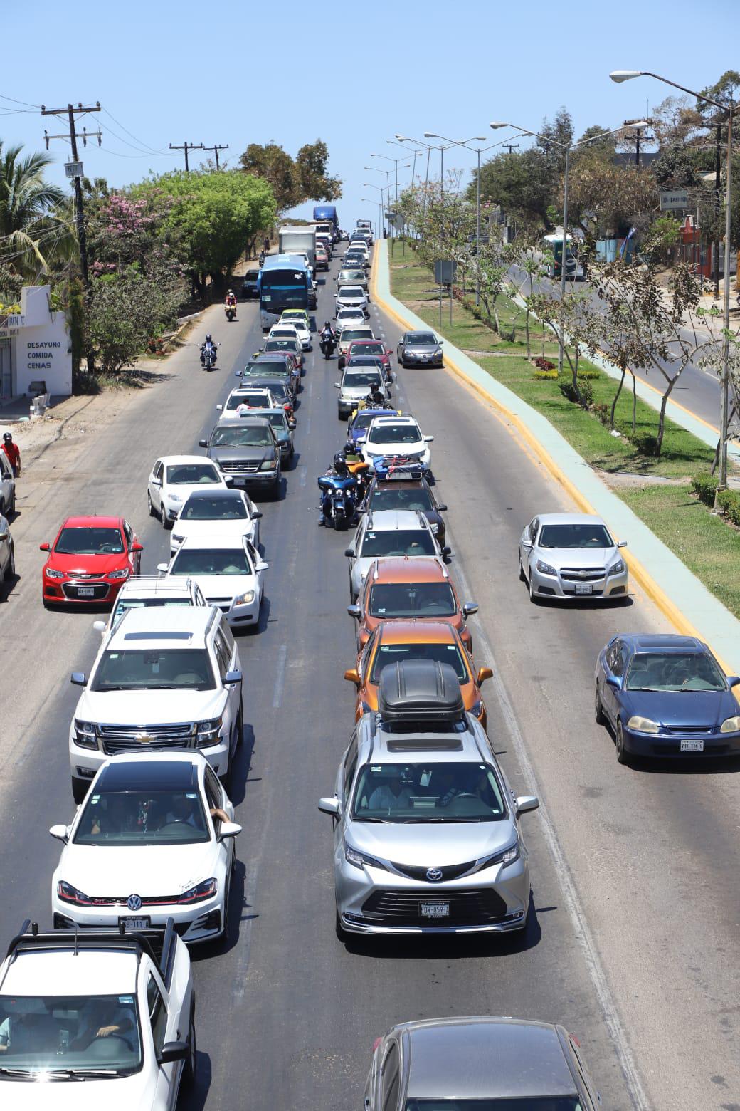 $!Miles se despiden de Mazatlán tras las vacaciones, con la esperanza de volver pronto