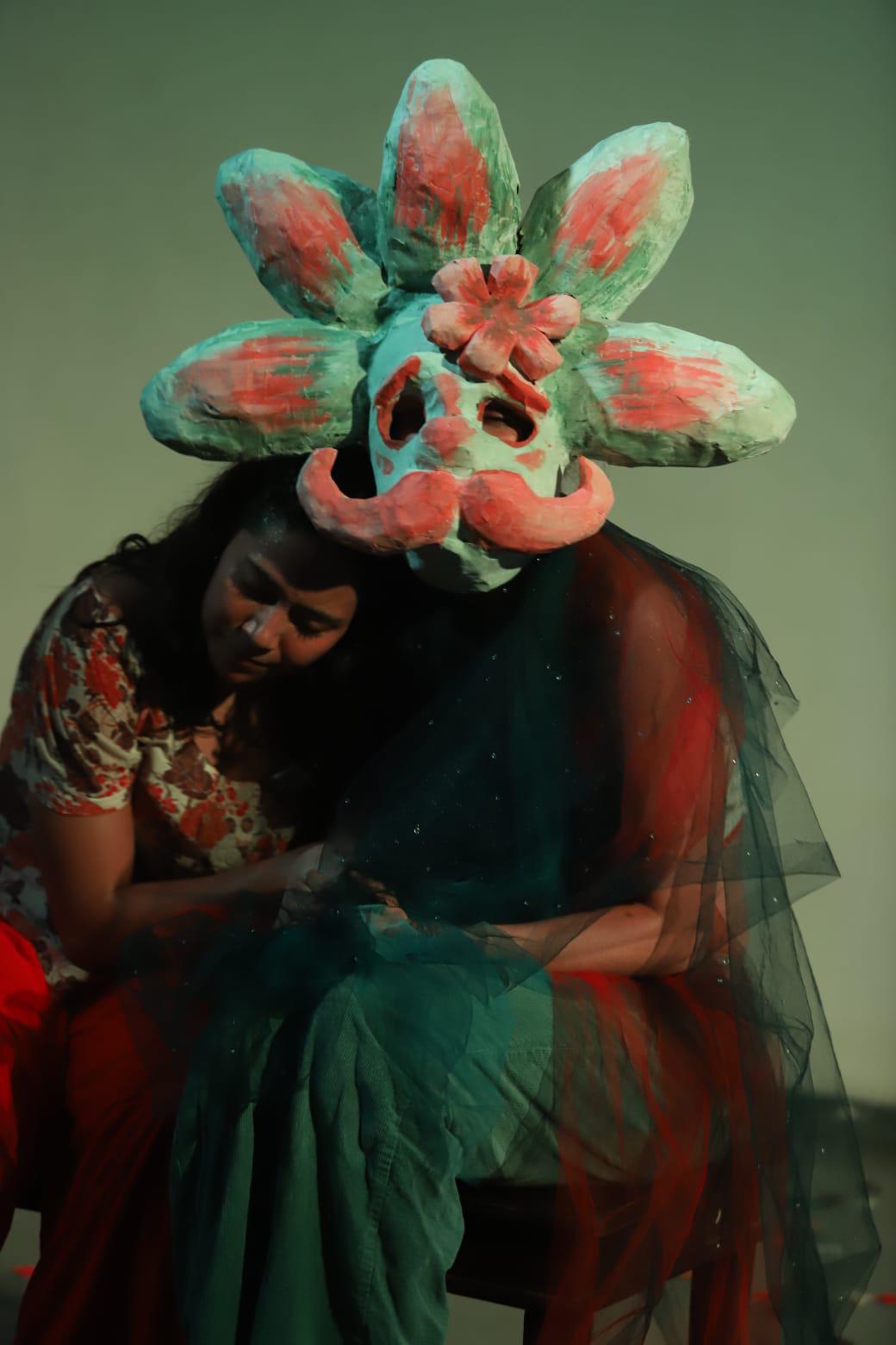 $!La puesta en escena aborda el duelo infantil a través del movimiento, la danza contemporánea y el lenguaje teatral.