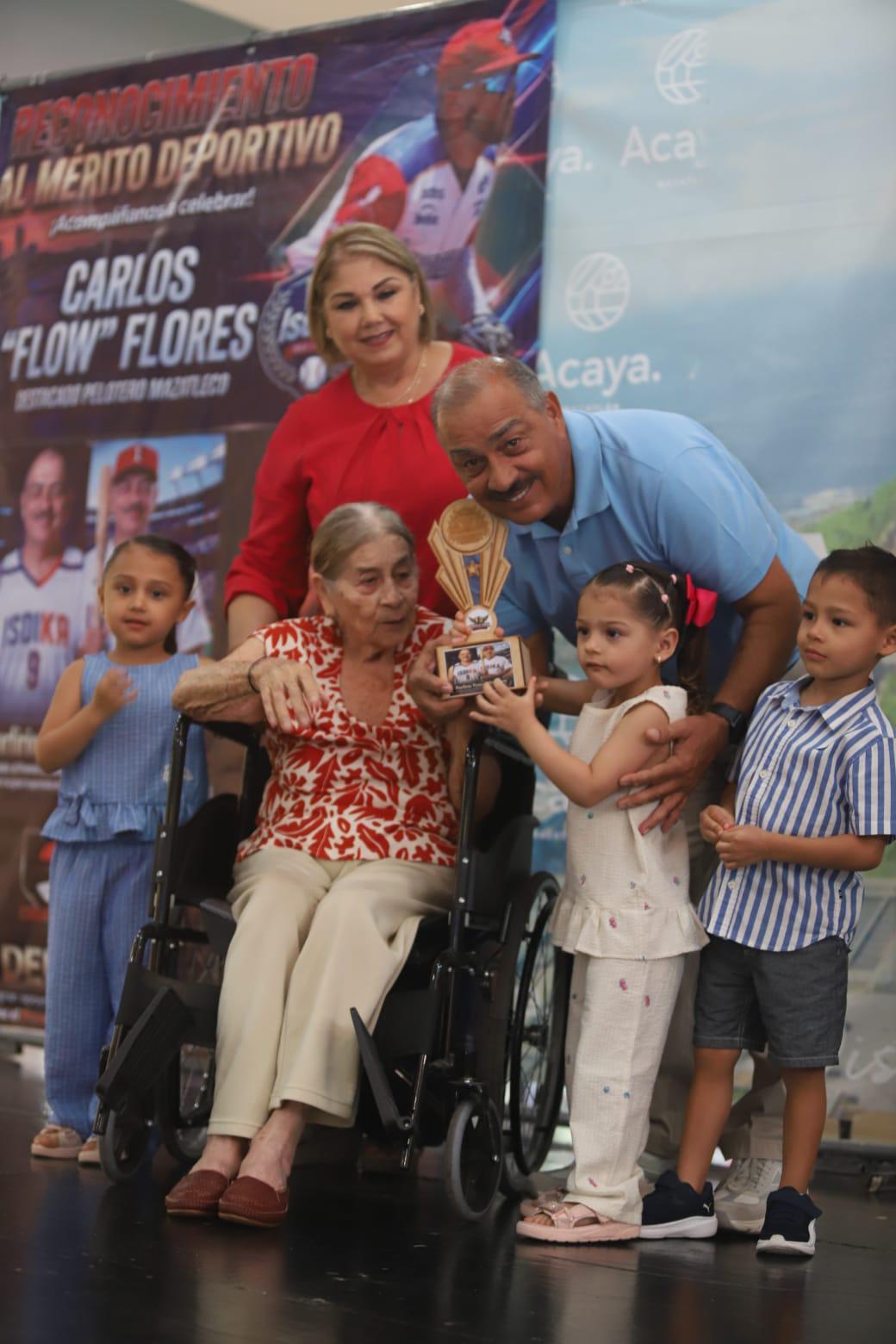 $!Entregan el Premio al Mérito Deportivo Isdika Inda Sports en Mazatlán