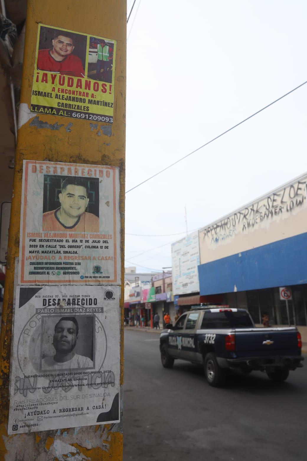 $!Ven ‘normal’ carteles de personas desaparecidas en calles y avenidas de Mazatlán