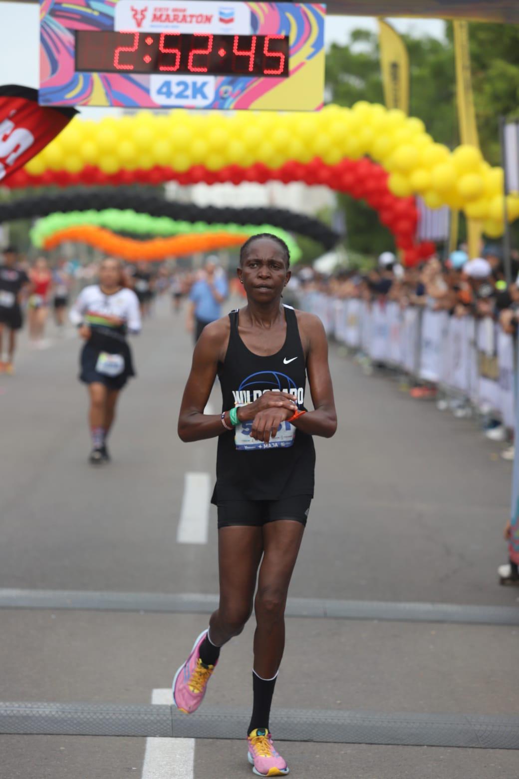 $!Alfred Kipserem Cherop y Mary José Solís reinan en los 42K del Gran Maratón Mazatlán