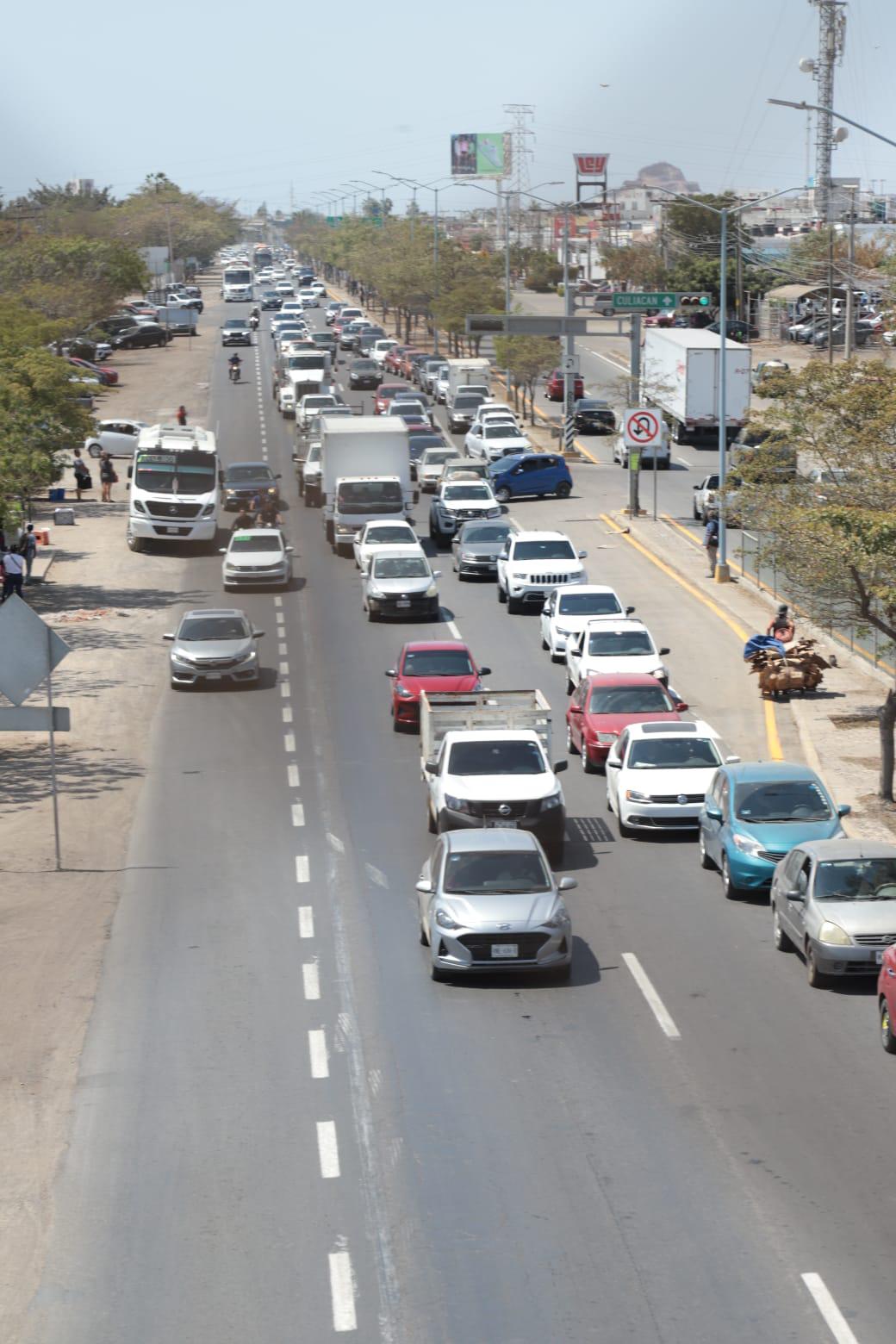$!Inauguran puente vehicular en Mazatlán para agilizar circulación, pero se ‘atora’ en el cruce con Santa Rosa