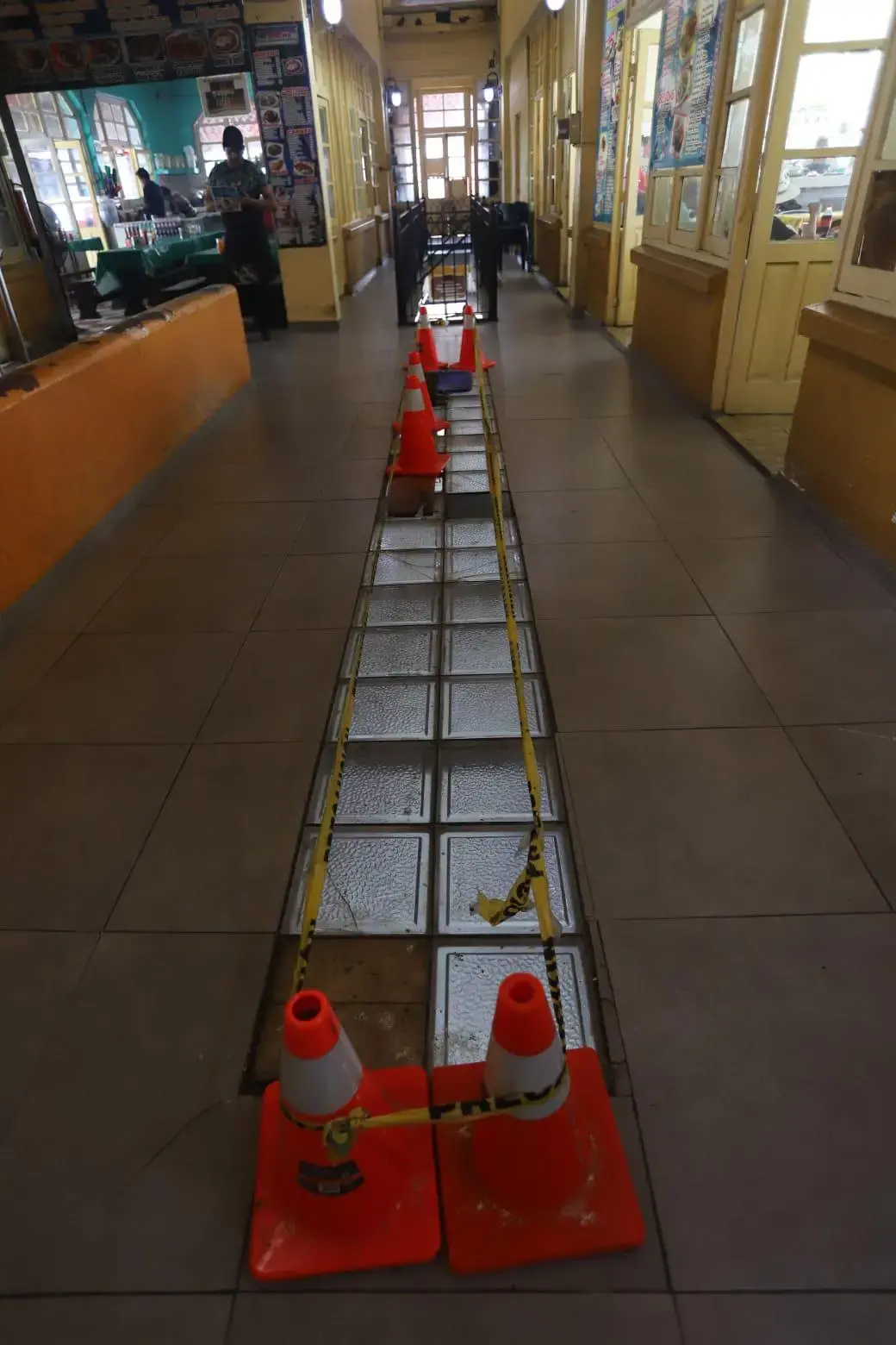 $!Mercados de Mazatlán operan con deficiencias de infraestructura y riesgos, denuncia regidor