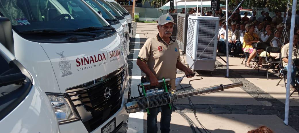 $!Rocha entrega 22 unidades móviles para fortalecer programa contra dengue en Sinaloa