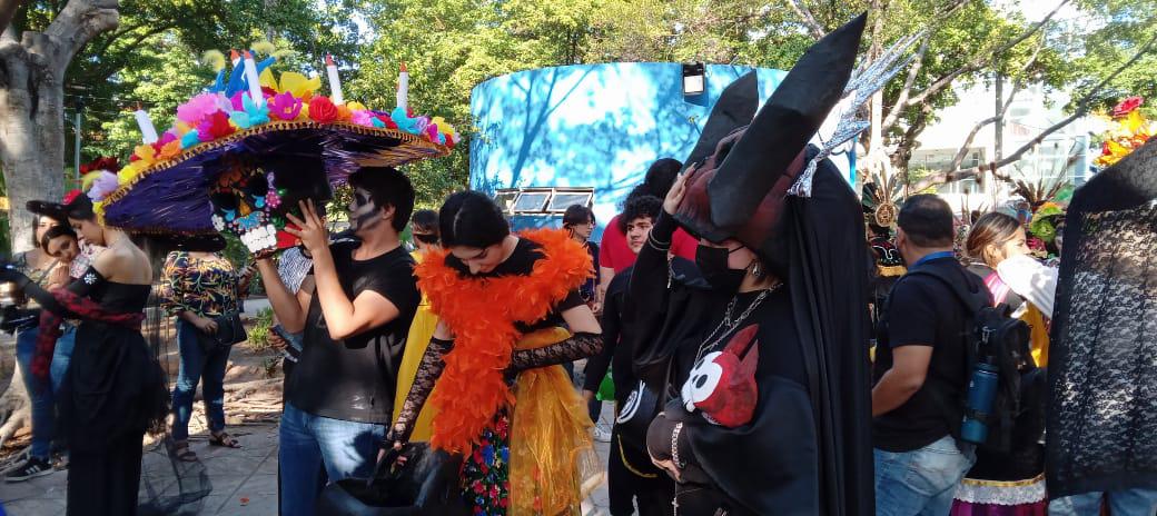 $!Festeja UAS su 43 celebración del Día de Muertos, en Culiacán