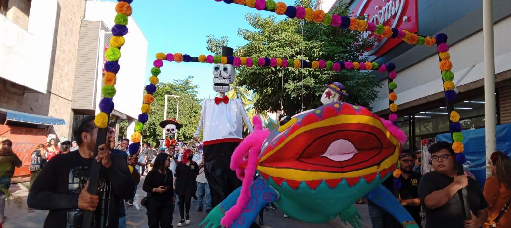 $!Festeja UAS su 43 celebración del Día de Muertos, en Culiacán