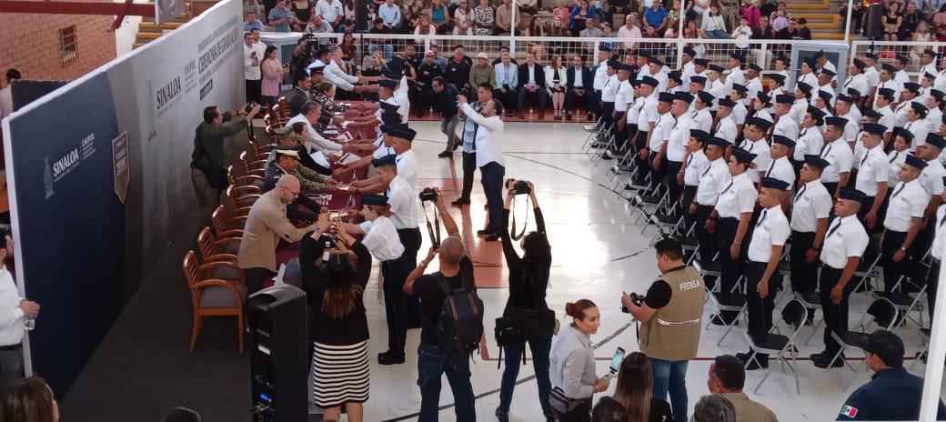 $!Egresan de la Unipol 191 elementos para corporaciones de seguridad estatal, municipal y Fiscalía de Sinaloa
