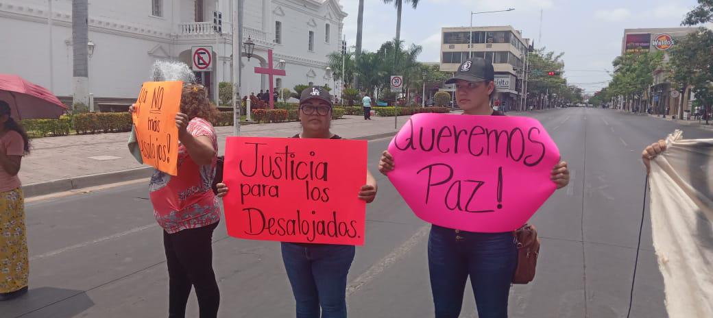 $!Reclaman vecinos de Santa Rocío que desalojo fue ilegal en Culiacán