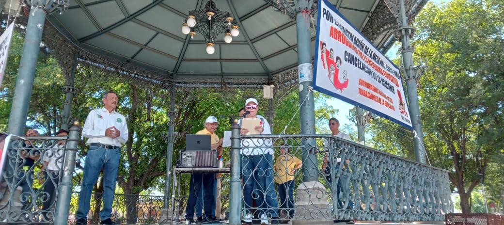 $!Sindicatos se concentran en Plazuela Obregón por Día del Trabajo
