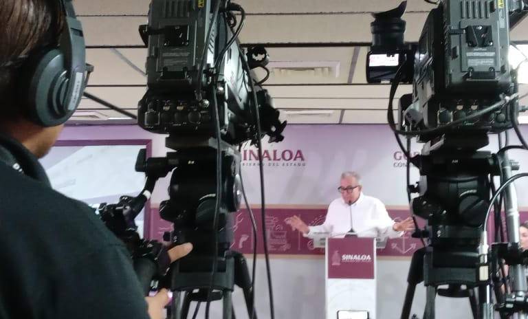 Deja Malova 2 mil 300 millones y Quirino 235 millones sin pagar a fondos de retiro: Rocha