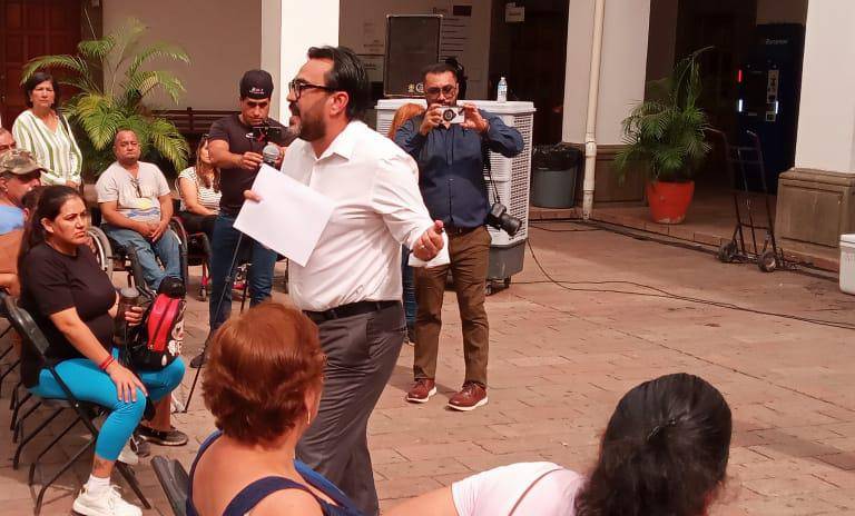 Entrega Ayuntamiento de Culiacán apoyos económicos a más de 200 comerciantes previo a la temporada decembrina