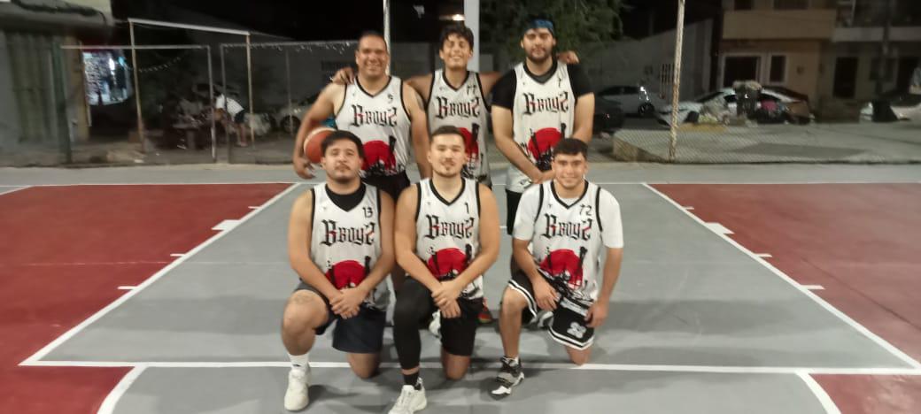 $!CROM pega primero en eliminación de Baloncesto, en Ángel Flores