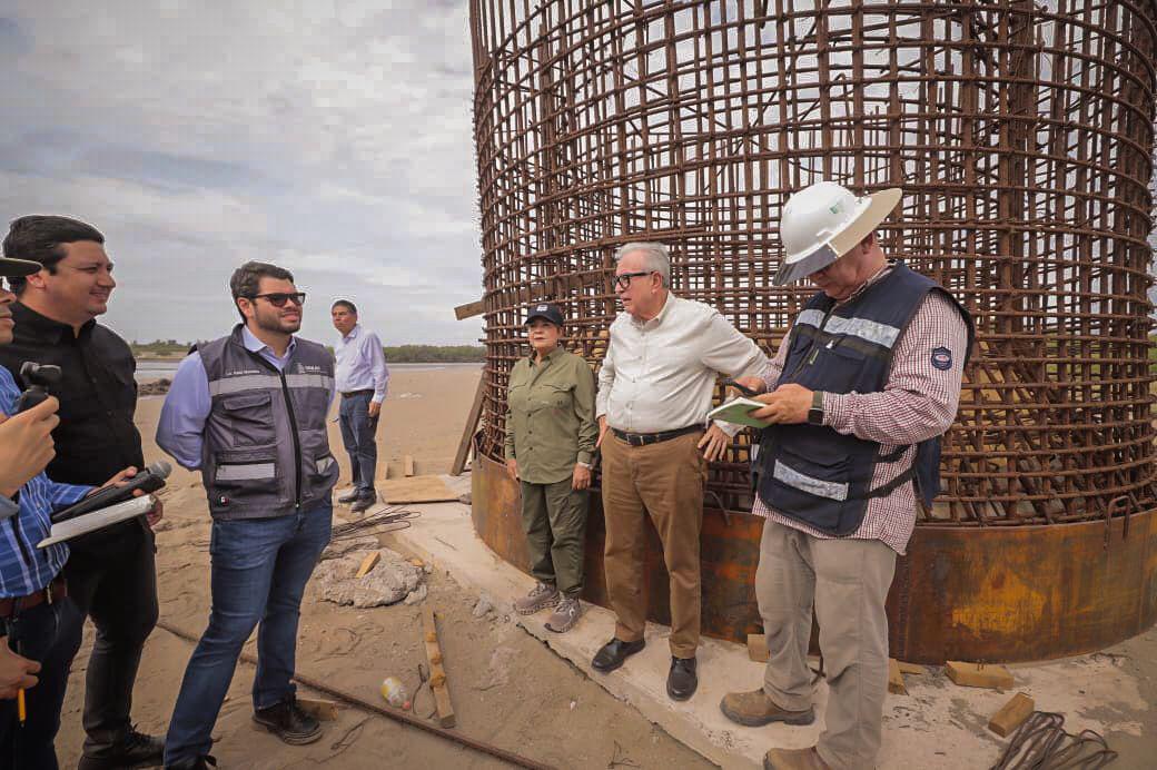 $!Supervisa Gobernador Rocha construcción del puente Bellavista-Boca del Río-Las Glorias
