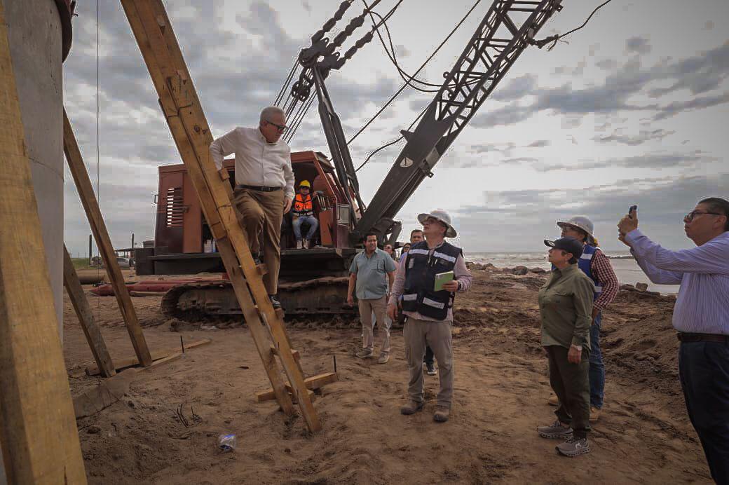 $!Supervisa Gobernador Rocha construcción del puente Bellavista-Boca del Río-Las Glorias