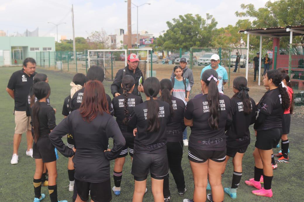 $!Avanza Mazatlán a la etapa estatal de futbol femenil, sin sudar el uniforme