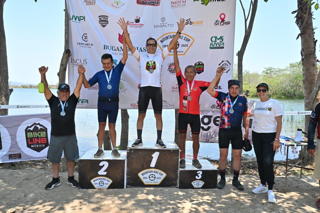 $!Cumplen más de 140 ciclistas los retos de la tercera fecha del Serial Mountain Bike Cup