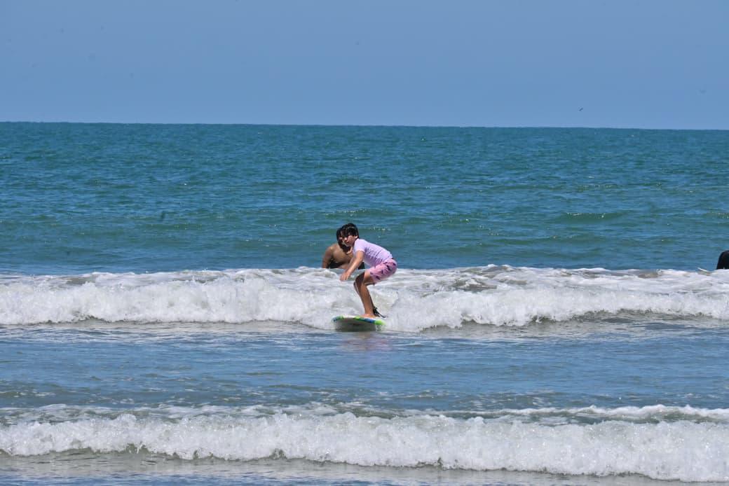 $!Celebran tercera edición del Torneo del Día del Surfillo en Playa Luna Bonita