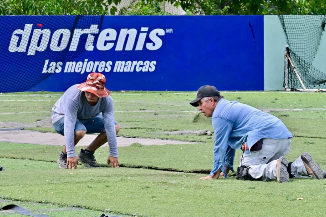 $!Renuevan la cancha de la Unidad Deportiva Real Pacífico en Mazatlán
