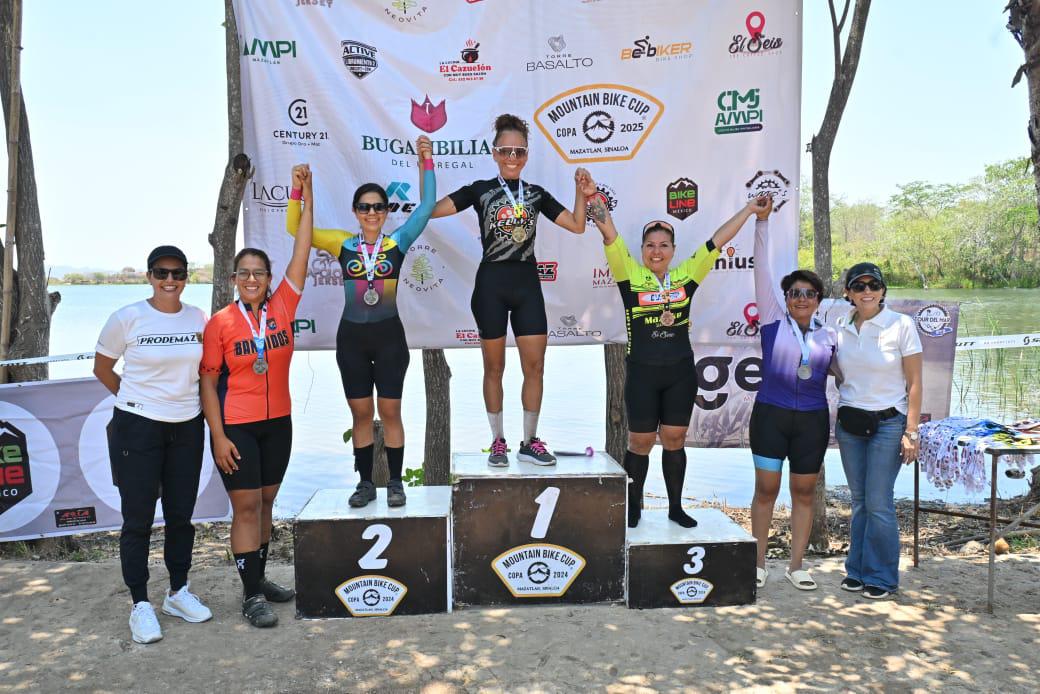 $!Cumplen más de 140 ciclistas los retos de la tercera fecha del Serial Mountain Bike Cup