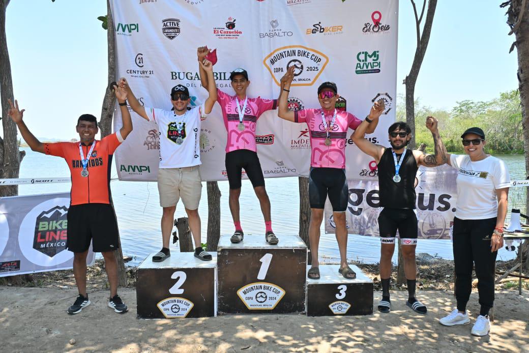 $!Cumplen más de 140 ciclistas los retos de la tercera fecha del Serial Mountain Bike Cup